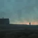 Silhouette solitaire près d’une maison isolée dans un paysage brumeux évoquant A Ghost Story et l’esthétique Memento-mori