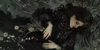 Illustration représentant une femme en robe noire brodée de fleurs, allongée comme une dormeuse funèbre, incarnant avec poésie l’alliance de l’art et deuil dans une esthétique contemporaine du Memento-mori.